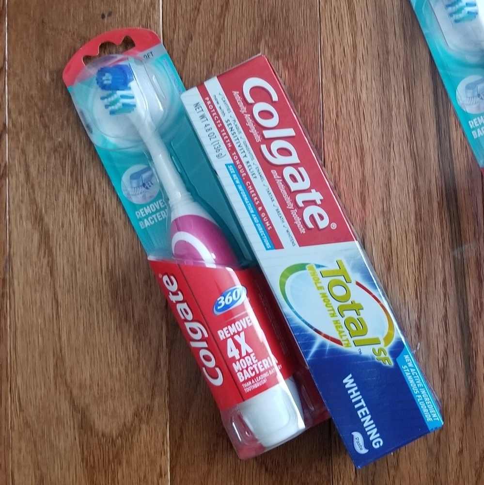 BUNDLE | Colgate Electric Toothbrush + Toothpaste - Picture 2 of 3